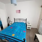 Maison T2 Agreable Avec Cour Privative, A 400m De La Et Proche Commerces, Quartier Calme - Fr-1-92-875 * Les Sables-dʼOlonne