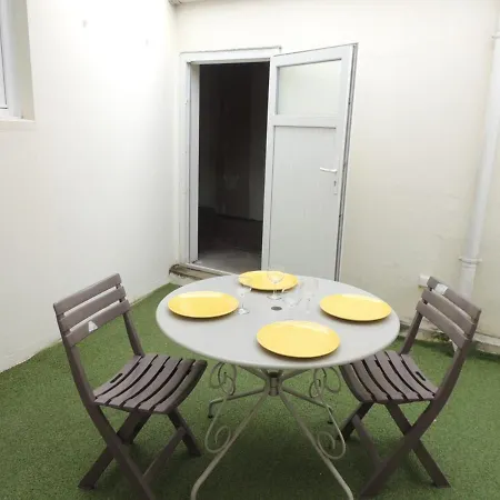 Maison T2 Avec Cour Privative, à 400m De La Et Proche Commerces, Quartier Calme - Fr-1-92-875 Casa de Férias