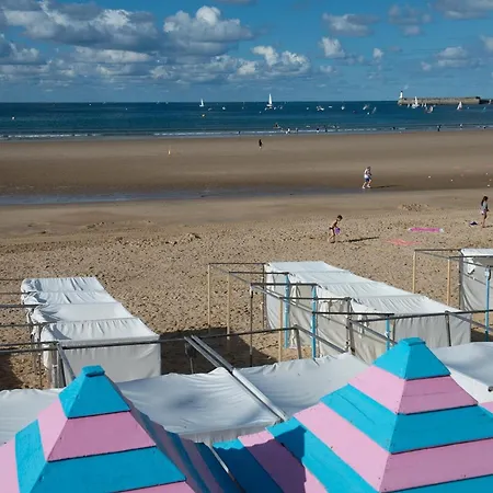 Casa de Férias Maison T2 Avec Cour Privative, à 400m De La Et Proche Commerces, Quartier Calme - Fr-1-92-875