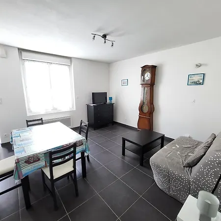 Casa de Férias Maison T2 Avec Cour Privative, à 400m De La Et Proche Commerces, Quartier Calme - Fr-1-92-875 Les Sables-dʼOlonne