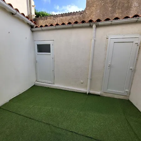 度假居 Maison T2 Agreable Avec Cour Privative, A 400m De La Et Proche Commerces, Quartier Calme - Fr-1-92-875