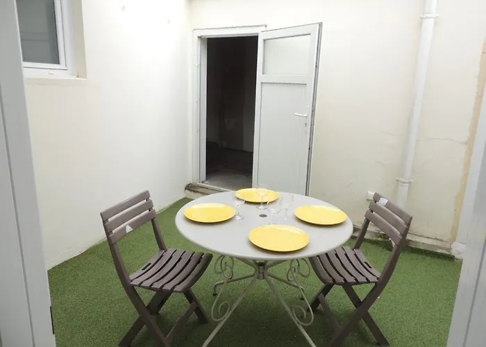 Maison T2 Agreable Avec Cour Privative, A 400m De La Et Proche Commerces, Quartier Calme - Fr-1-92-875 בית נופש