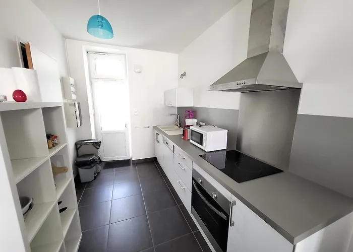 Maison T2 Agreable Avec Cour Privative, A 400m De La Et Proche Commerces, Quartier Calme - Fr-1-92-875 בית נופש