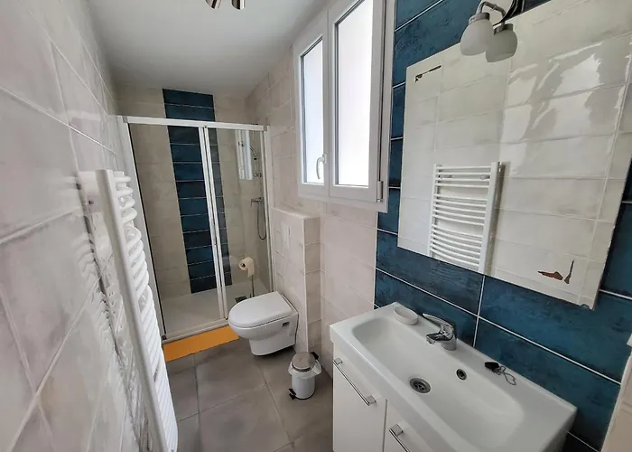 Maison T2 Agreable Avec Cour Privative, A 400m De La Et Proche Commerces, Quartier Calme - Fr-1-92-875 בית נופש *